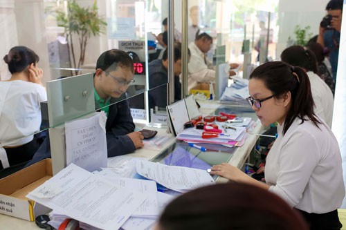 Lùi thời điểm cải cách tiền lương của cán bộ, công chức, viên chức
