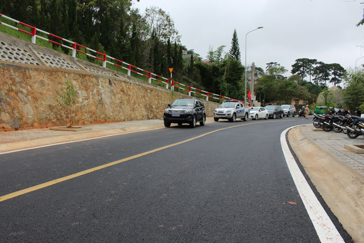 Tuyến đường Phạm Hồng Thái được đầu tư nâng cấp khang trang, sạch đẹp, nhận được sự đồng thuận, phấn khởi trong Nhân dân
