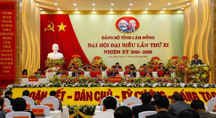 Đoàn chủ tịch điều hành Đại hội