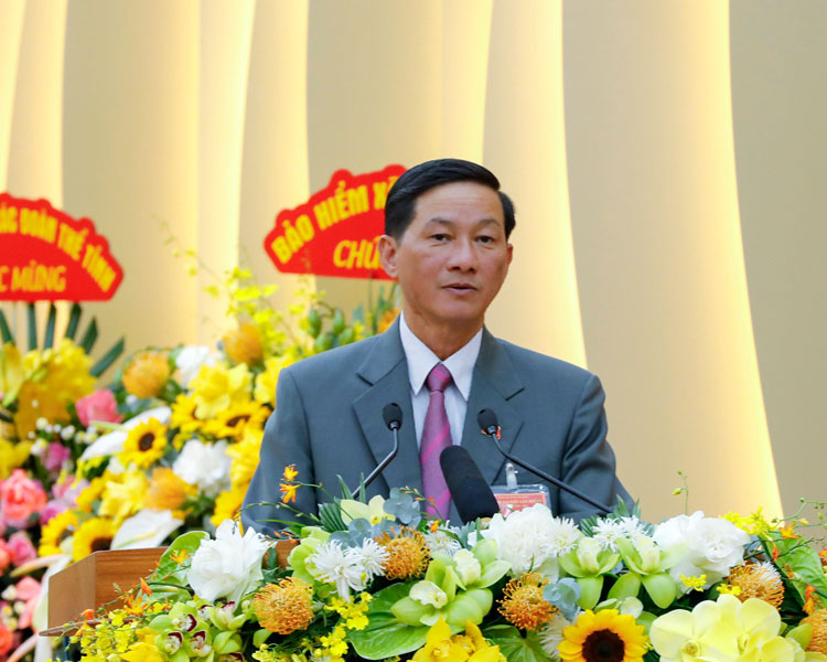 Đồng chí Trần Đức Quận - Phó Bí thư Thường trực Tỉnh uỷ điều hành tại Đại hội