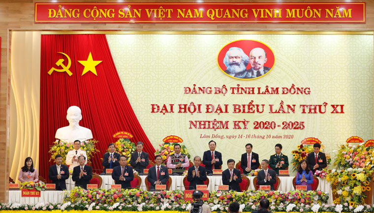 Đoàn Chủ tịch chủ trì Đại hội