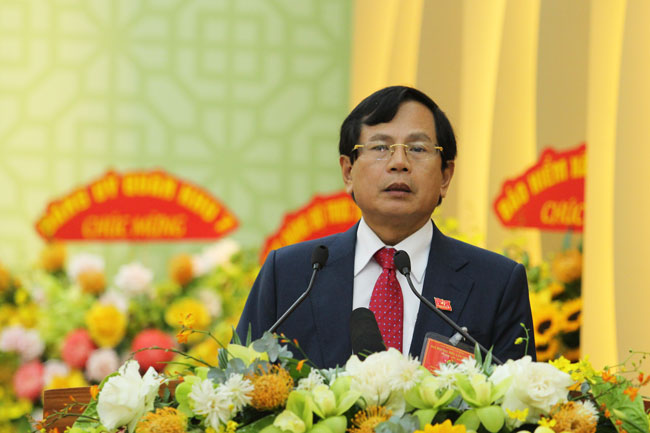 Đồng chí Phạm Thanh Quan - Bí thư Đảng bộ Khối Các cơ quan tỉnh với tham luận “Kết quả triển khai thực hiện Nghị quyết Trung ương 4 (khóa XII) và Chỉ thị 05 của Bộ Chính trị (khóa XII), góp phần ngăn chặn, đẩy lùi sự suy thoái về chính trị, tư tưởng, đạo đức, lối sống, những biểu hiện “tự diễn biến”, “tự chuyển hóa” trong nội bộ”