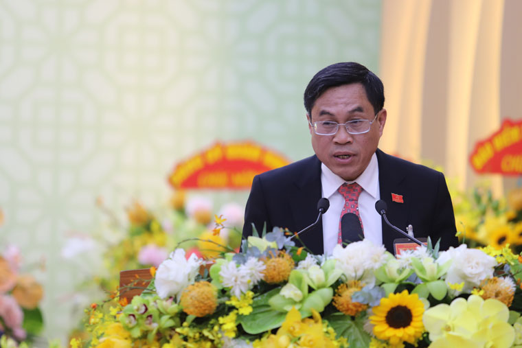 Đồng chí Võ Ngọc Hiệp - Chủ tịch Ủy Ban MTTQ Việt Nam tỉnh với tham Luận “Tăng cường phát huy sức mạnh đoàn kết các dân tộc; thực hiện chức năng giám sát, phản biện xã hội; tham gia xây dựng Đảng, xây dựng chính quyền trong sạch, vững mạnh”
