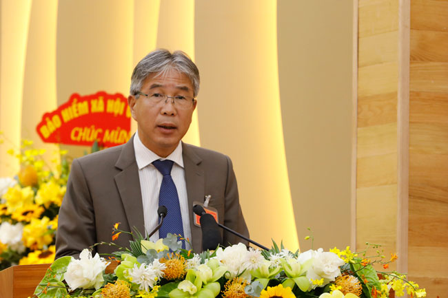 Đồng chí Hoàng Trọng Hiền - Đại diện Đảng bộ Sở Công Thương tham luận nội dung “Phát huy ưu việt thương hiệu “Đà Lạt - Kết tinh kỳ diệu từ đất lành” nhằm nâng cao vị thế của tỉnh Lâm Đồng”