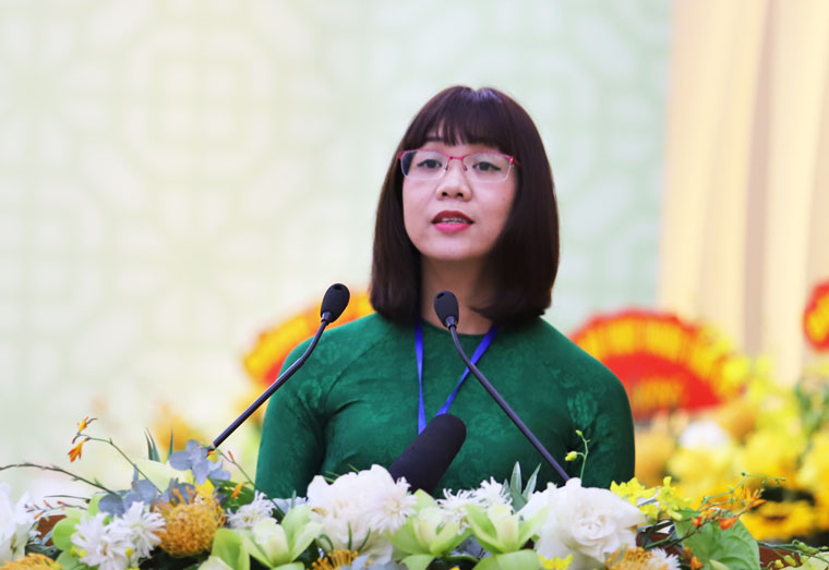 Đại diện Đảng bộ Trường Đại học Đà Lạt tham luận nội dung 