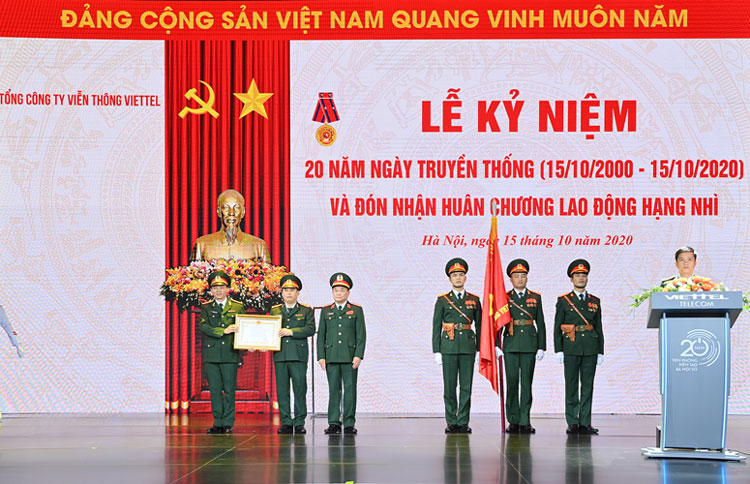 Lễ đón nhận Huân chương Lao động hạng Nhì của Tổng Công ty Viễn thông Viettel