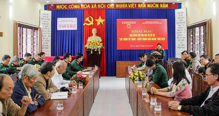 Khai mạc trại sáng tác văn học về đề tài "Lực lượng vũ trang - Chiến tranh cách mạng"