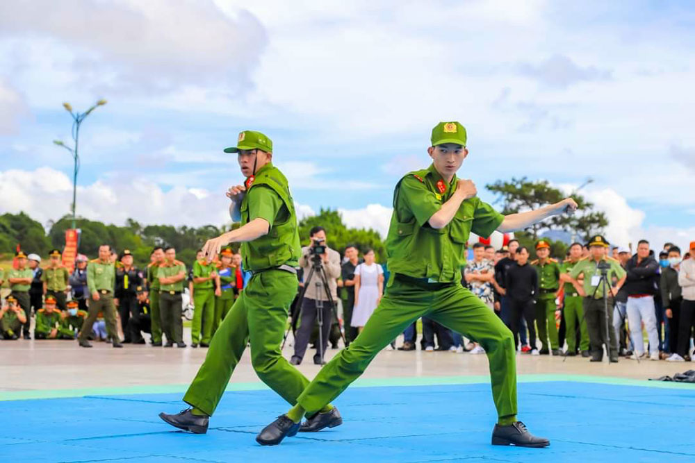 Thi đấu võ thuật tại Hội thi Võ thuật lực lượng công an nhân dân. Ảnh: Lê Tiến