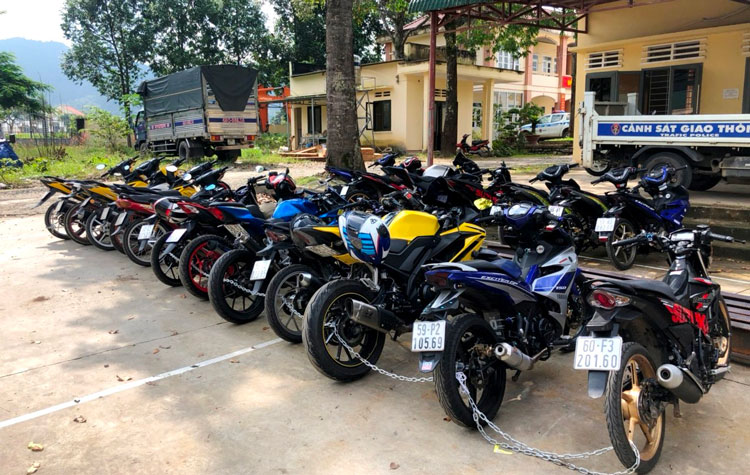 Xuyên đêm xử lý xe máy độ chế gây náo loạn Quốc lộ 20