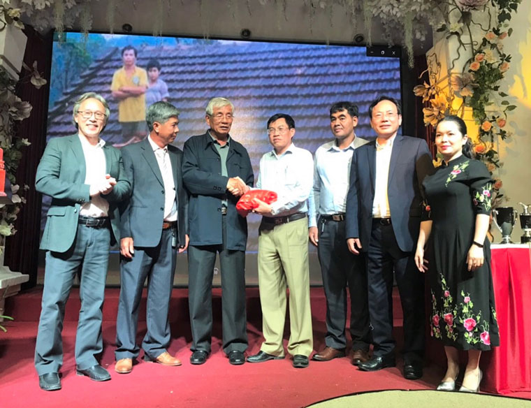 Hội Golf Lâm Đồng vận động gần 1 tỷ đồng cho công tác từ thiện nhân đạo