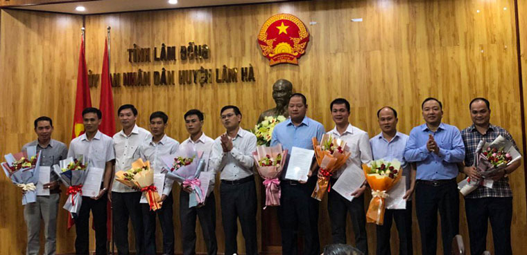 Lâm Hà Công bố Quyết định bổ nhiệm, điều động nhiều cán bộ
