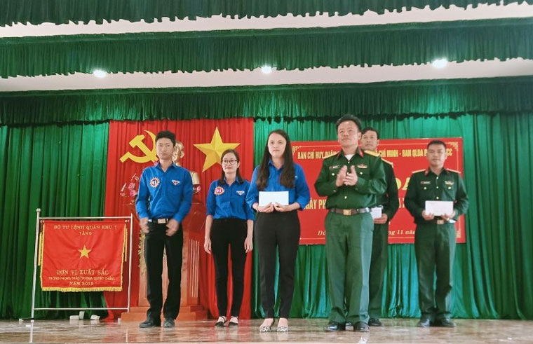 Trao giải phần thi rung chuông vàng