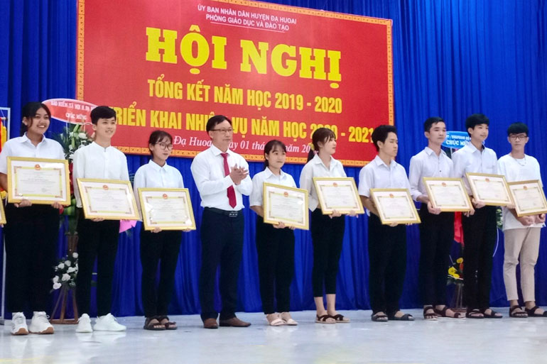 Đạ Huoai: Chất lượng giáo dục mũi nhọn nâng cao