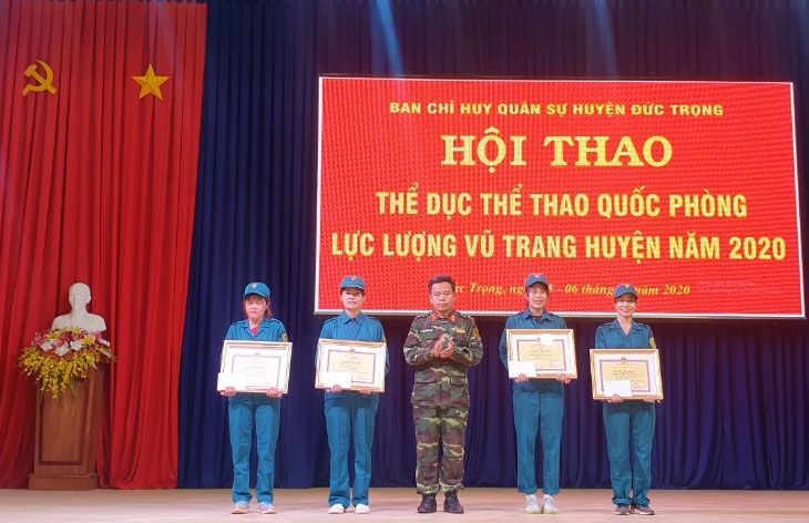 Trao giải cho các cá nhân nữ toàn năng