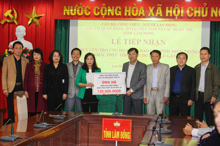 ''Chung một tấm lòng''