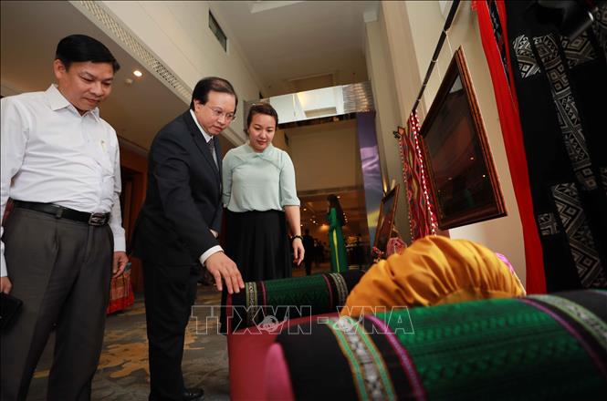 Lễ hội thổ cẩm Việt Nam tôn vinh nét độc đáo văn hóa dân tộc