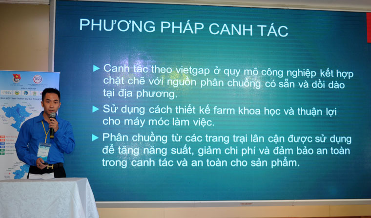 Các tác giả trình bày ý tưởng của mình tại vòng chung kết cuộc thi