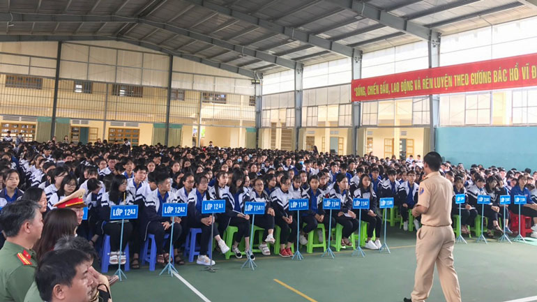 Tổ chức nhiều đợt tuyên truyền pháp luật đến học sinh toàn tỉnh