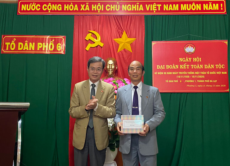Bí thư Thành ủy Đà Lạt tham dự ngày hội Đại đoàn kết tại Tổ dân phố 6, Phường 1