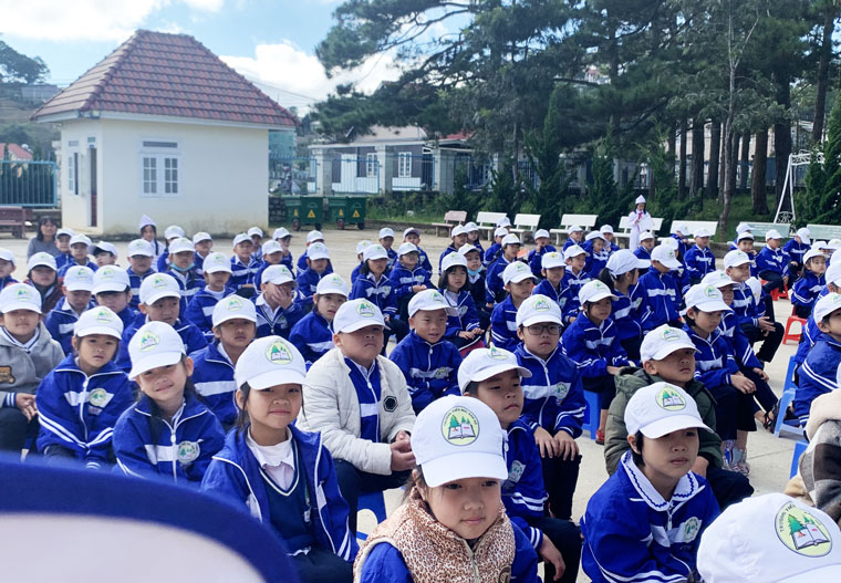 Tuyên truyền về an toàn giao thông cho gần 400 học sinh