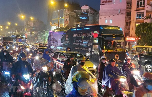 Bắc Bộ và Trung Bộ có mưa, có nơi trời lạnh dưới 17 độ