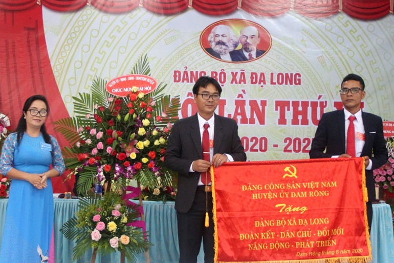 Nỗ lực phát triển Đảng ở xã vùng sâu
