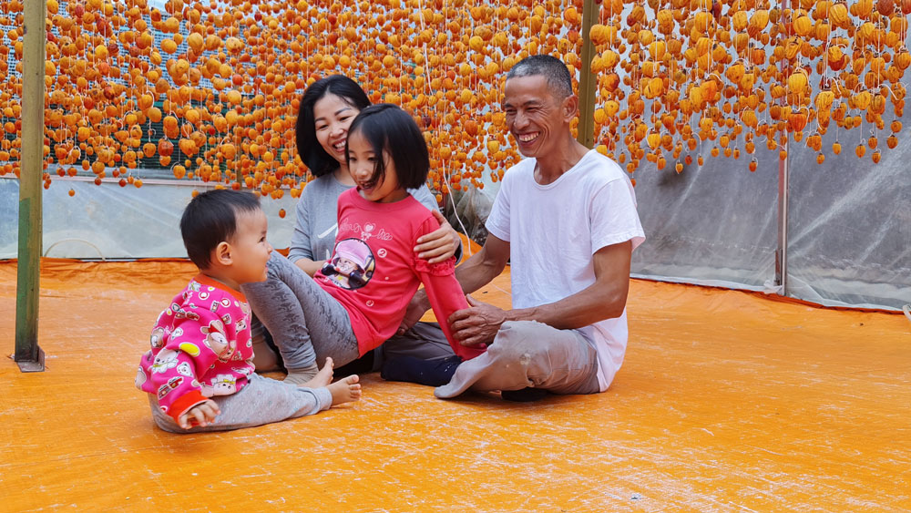 Niềm vui vụ mùa. Ảnh: Nguyễn Nghĩa