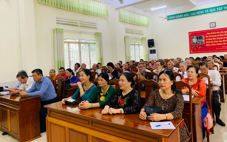 Mở lớp sinh hoạt tư tưởng, chính trị đối với cán bộ, hội viên Hội Cựu giáo chức huyện Đạ Tẻh