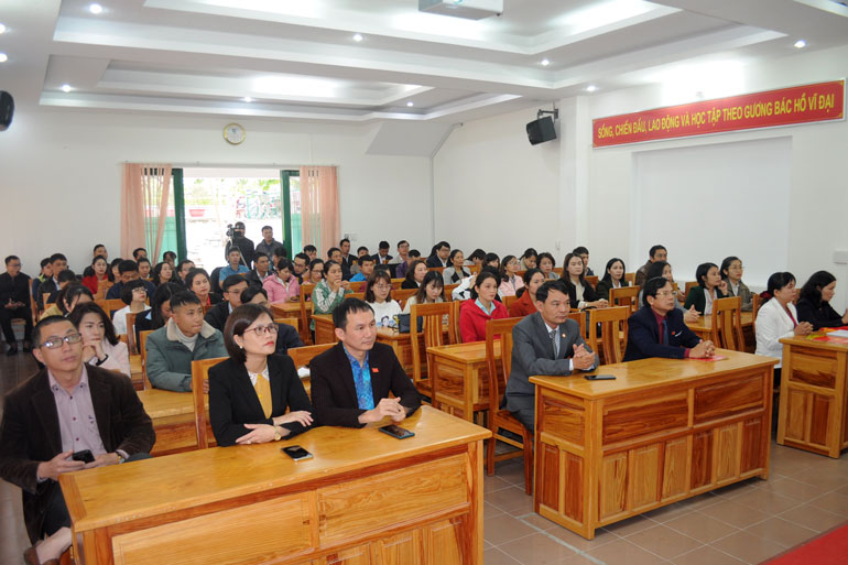 Bồi dưỡng lý luận chính trị cho 66 đảng viên mới