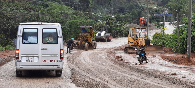 Đường ĐT 723 hoàn thành trải thảm nhựa đoạn cuối trong năm 2020