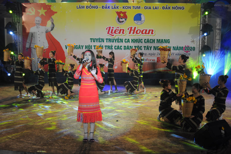 Một số tiết mục biểu diễn ấn tượng tại Liên hoan
