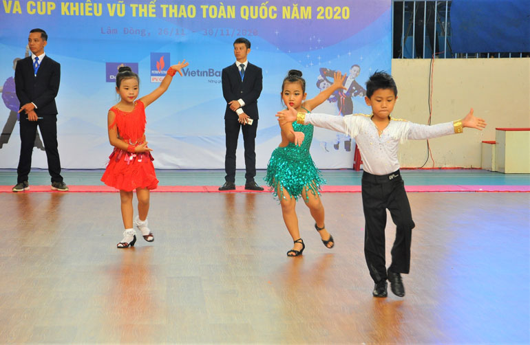 Các VĐV nhí tranh tài
