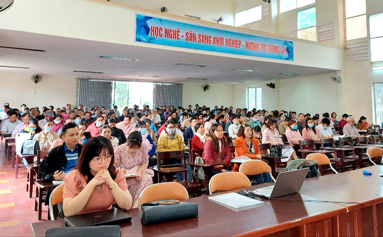 Hơn 300 y, bác sĩ tham gia lớp tập huấn đào tạo liên tục