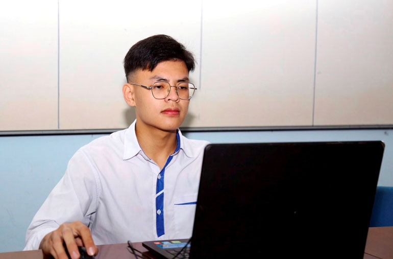 Nam sinh Lâm Đồng vào vòng chung kết cuộc thi học và làm theo Bác