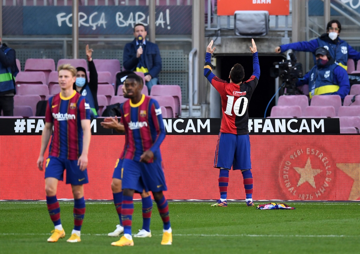 Barca đã tạm thời vươn lên nửa trên BXH của La Liga.