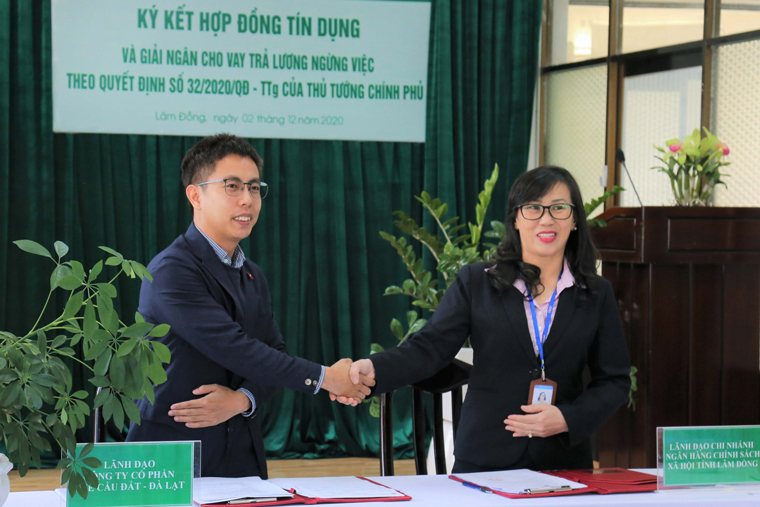 Lâm Đồng cho người sử dụng lao động vay vốn trả lương ngừng việc