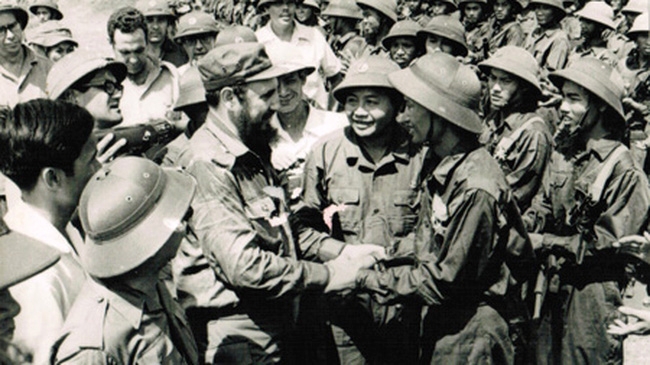 Lòng khâm phục của Chủ tịch Fidel Castro đối với Bác Hồ