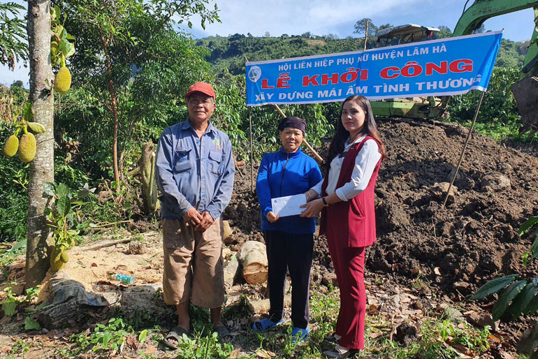 Hội LHPN Lâm Hà xây 4 mái ấm tình thương cho hội viên nghèo