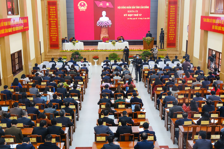 Quang cảnh Kỳ họp thứ 17 HĐND tỉnh khoá IX