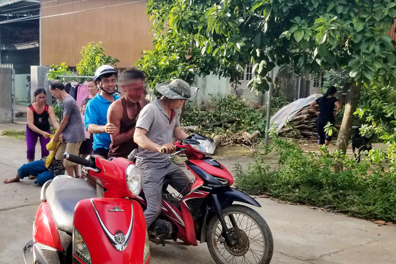 Đến nhà nhậu, chém chủ nhà nhập viện