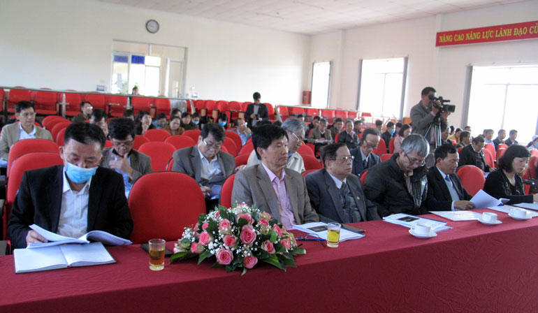 Hơn 100 đại biểu ngành y tế, tuyên giáo và các sở, ban, ngành của tỉnh tham dự hội thảo về y đức