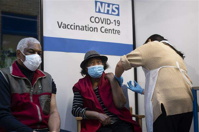 140.000 người tại Anh đã được tiêm vaccine ngừa COVID-19
