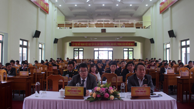 Các đại biểu tham dự kỳ họp
