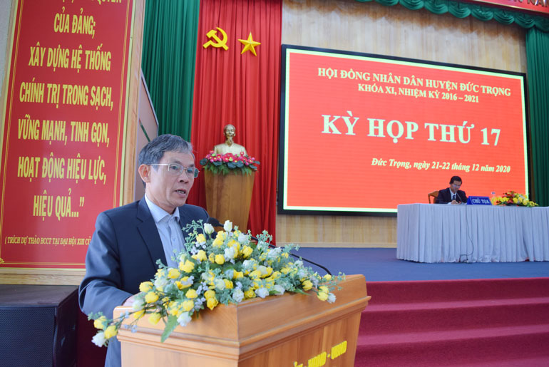 Đại biểu HĐND huyện Đức Trọng chất vấn và nghe trả lời chất vấn