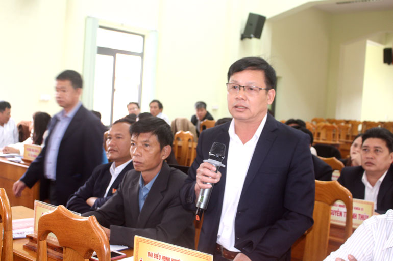 Các đại biểu chất vấn tại kỳ họp