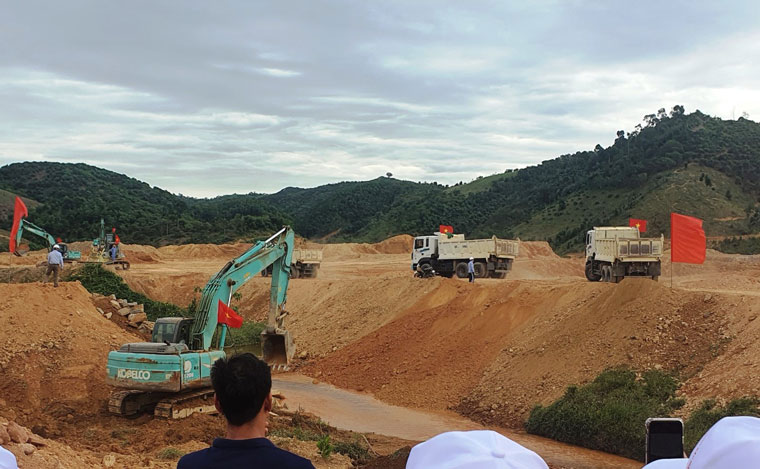 Chặn dòng phục vụ thi công dự án hồ chứa nước Đạ Sị