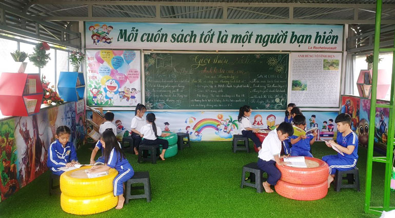 Xây dựng thư viện xanh tặng học sinh đồng bào dân tộc thiểu số