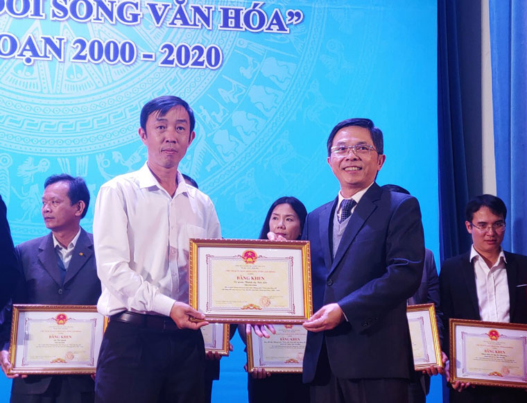 Tuyên dương 87 tập thể, cá nhân điển hình tiên tiến 20 năm phong trào "Toàn dân đoàn kết xây dựng đời sống văn hóa"
