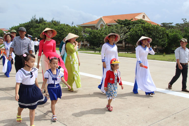 Người dân sinh sống trên đảo Trường Sa