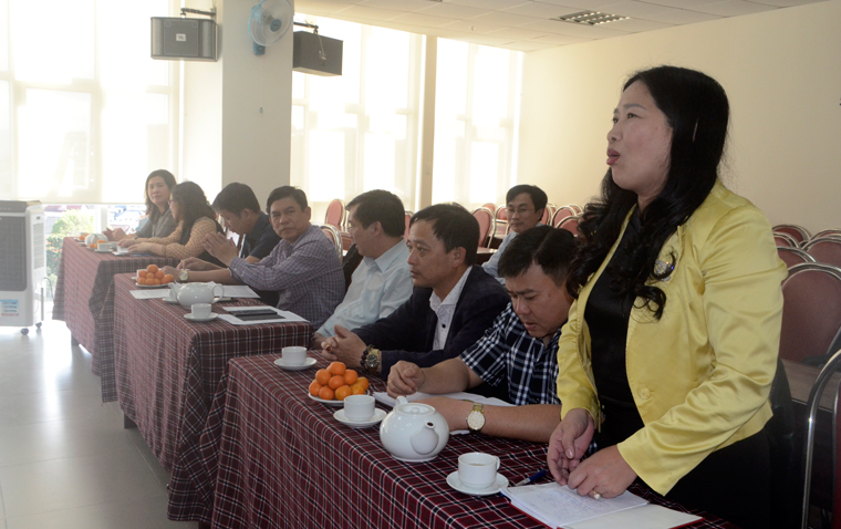 Đại biểu đóng góp ý kiến về việc thực hiện công tác quốc phòng an ninh của Cụm